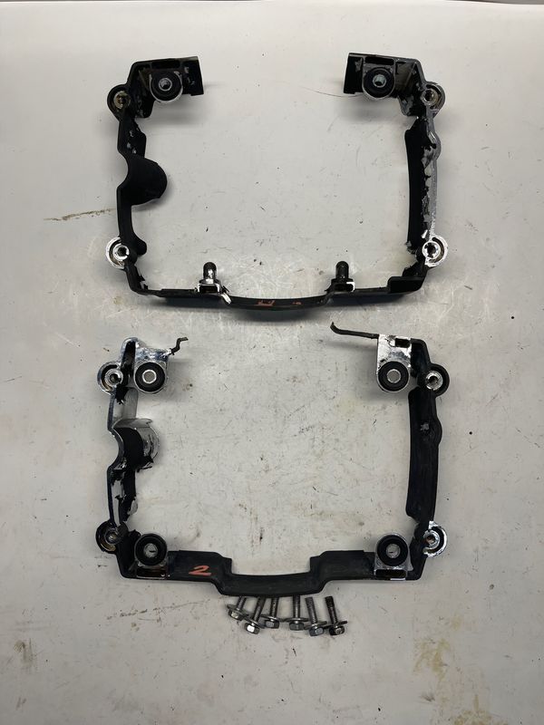 Engine Cylinder Head Cover Spacers 4VR-11191-00/ 4VR-11192-00--2007 Yamaha V-Star XVS650AWR Classic