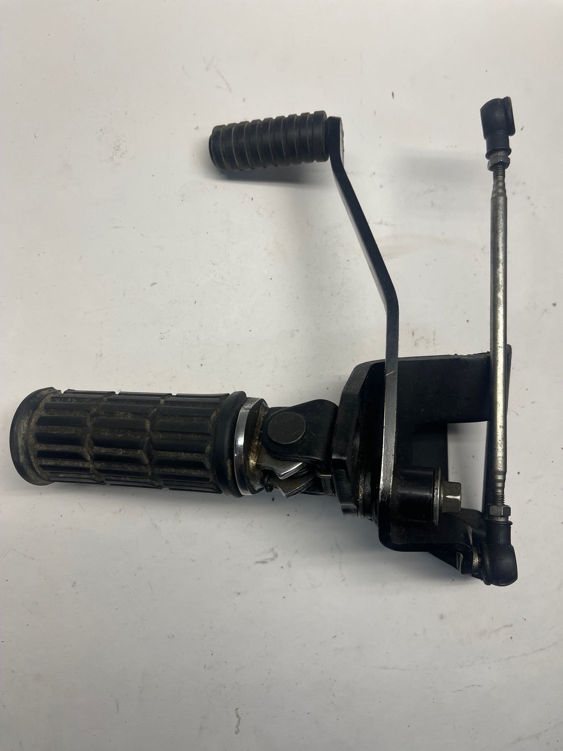 Left Driver Foot Peg/ Shifter Assembly--2011 Kawasaki Vulcan VN900C