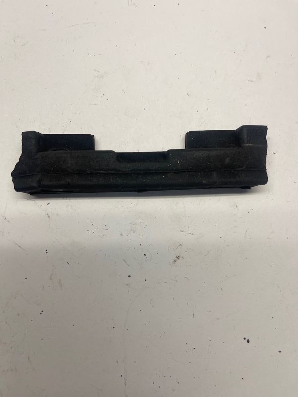 Rear Fuel Tank Rubber Holder 17613-392-000--1978 Honda CB750K-750 Four