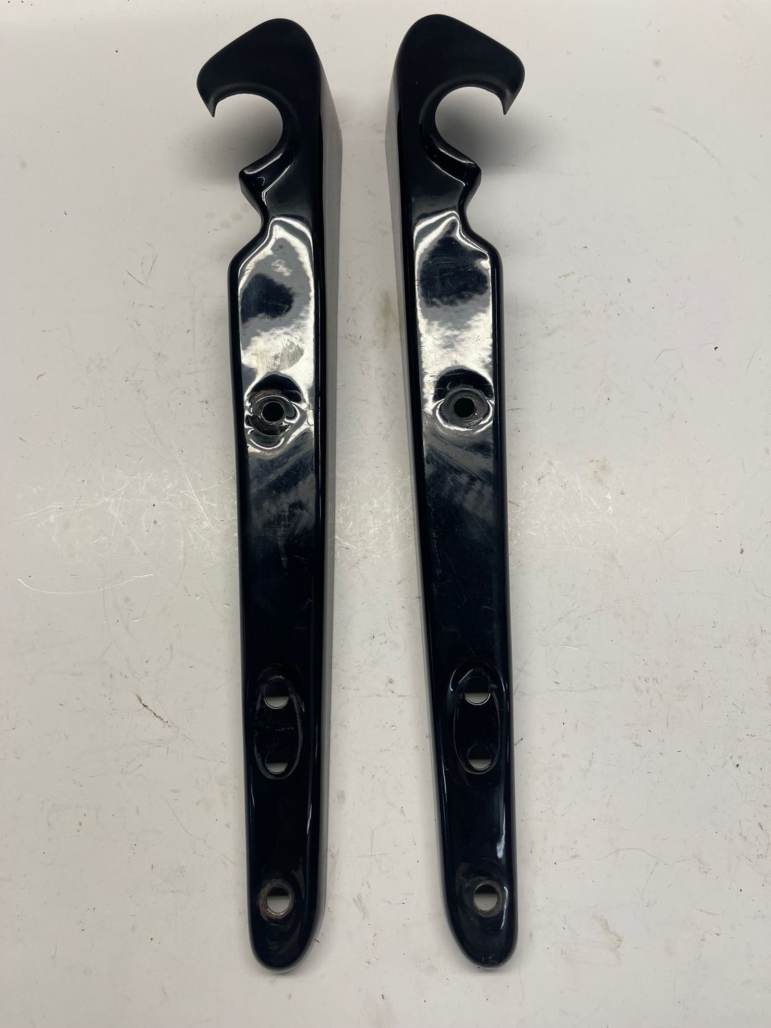Rear Fender Support Struts 60203-06/ 60204-06--2020 Harley-Davidson Sportster XL883