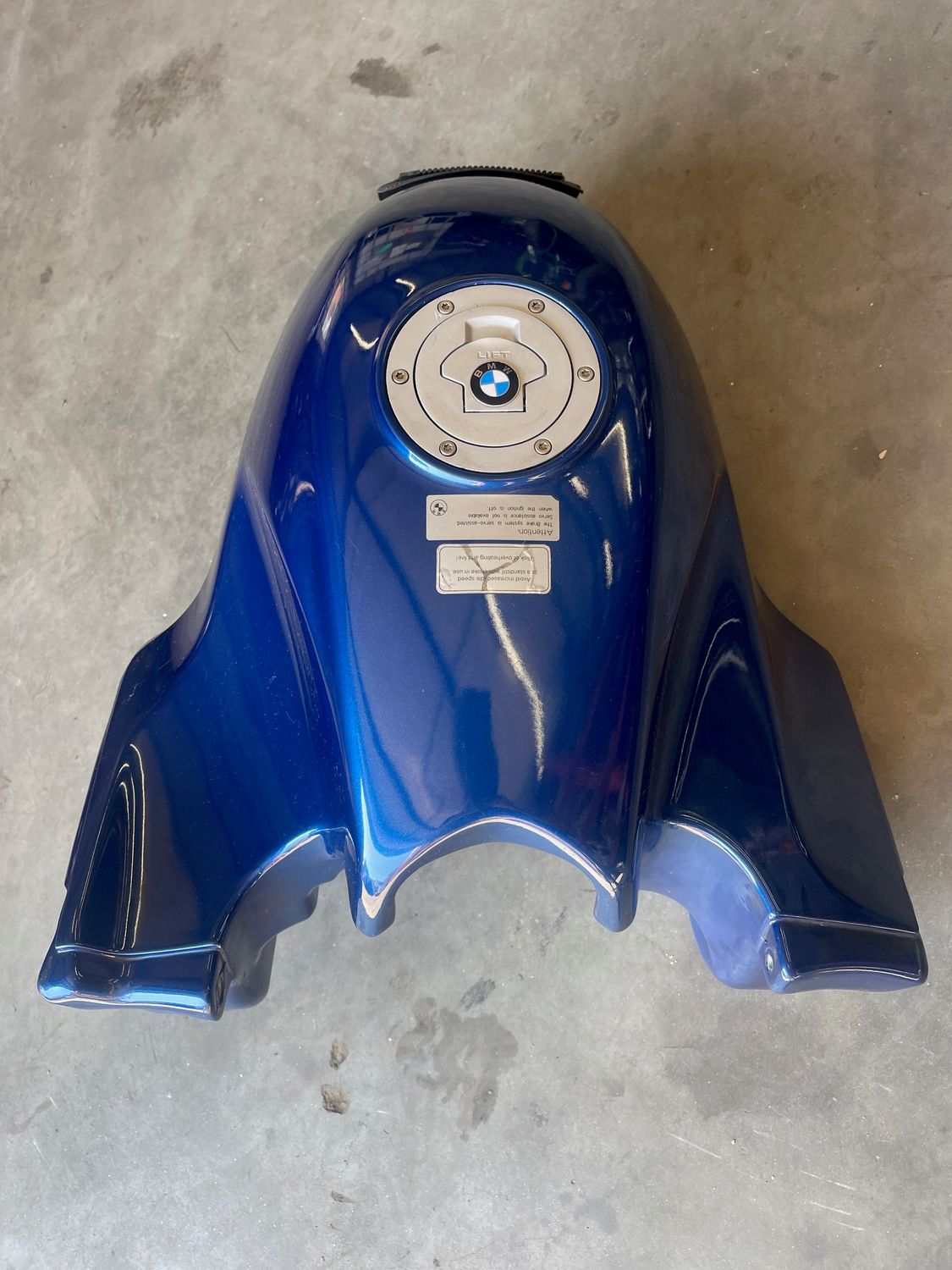 Fuel Tank w/ Cap & Key 1611-23130229--2003 BMW1150RS