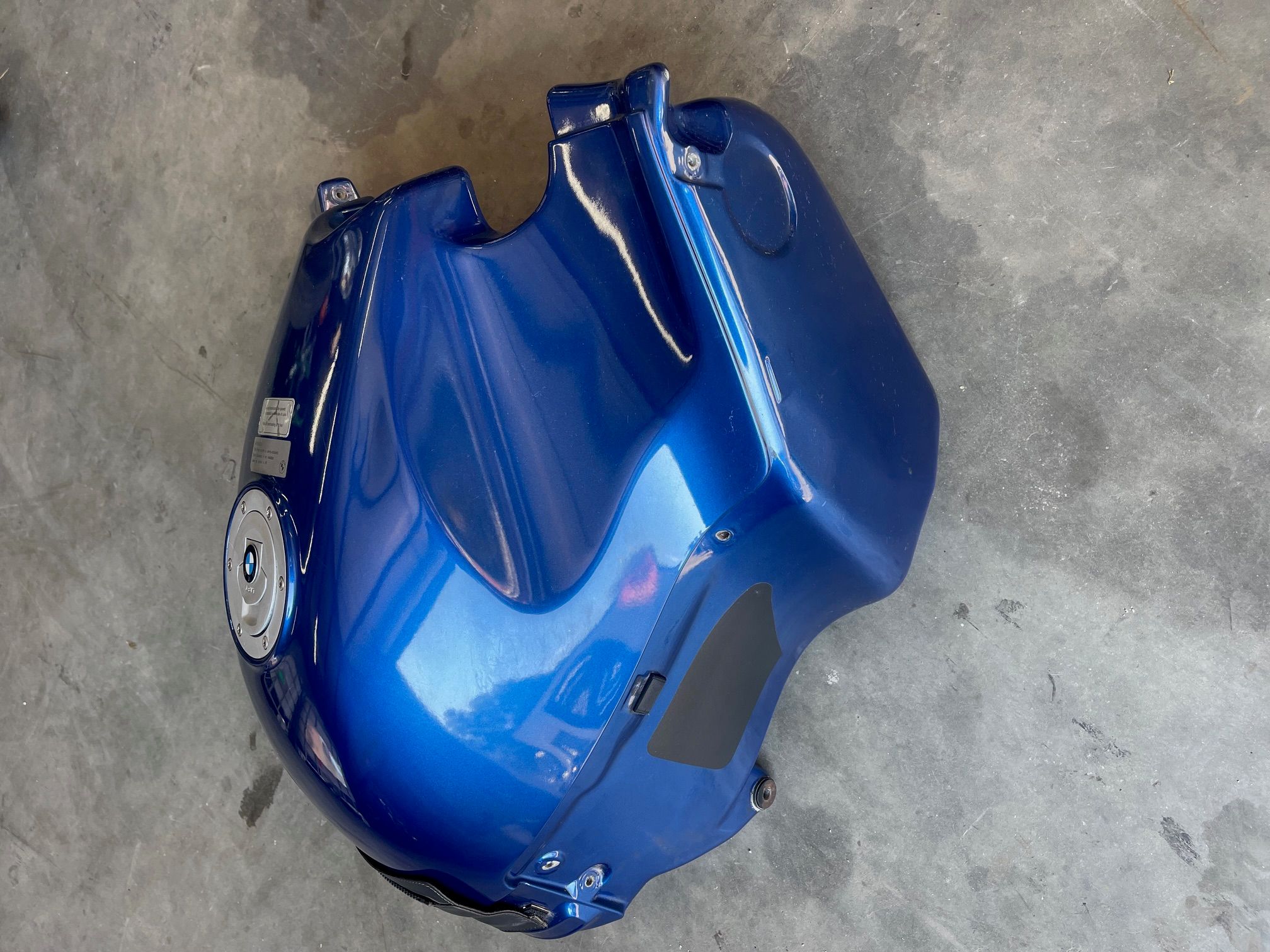 Fuel Tank w/ Cap & Key 1611-23130229--2003 BMW1150RS