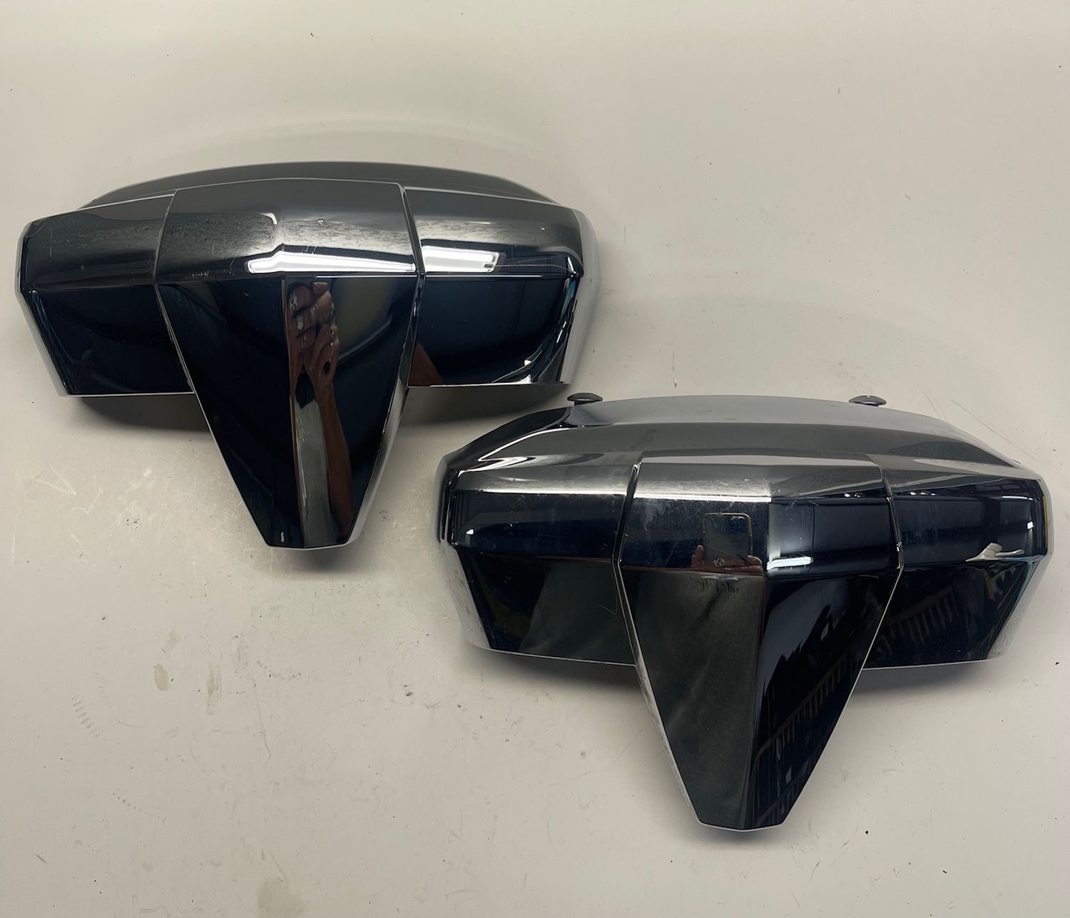 Front Cylinder Head Covers Left & Right 12361-MFR-3720/ 12371-MFR-6730--2010 Honda VT1300CR Stateline