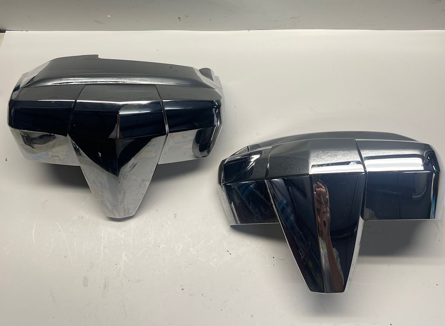 Rear Cylinder Head Covers Left & Right 12371-MFR-6710/ 12391-MFR-A000--2010 Honda VT1300CR Stateline