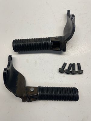 Passenger Foot Pegs & Mounts 50680-MFY-A00/ 50685-MFY-A00 --2010 Honda VT1300CR Stateline