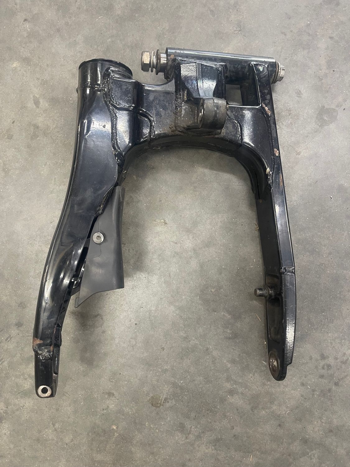 Swingarm 52200-MFY-A00--2010 Honda VT1300CR Stateline