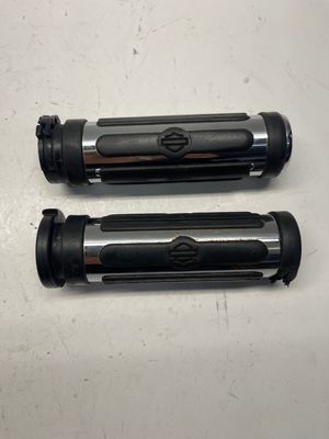 Handlebar Grips Left & Right--2004 Harley-Davidson Heritage Softail Handlebar Grips Left & Right--2004 Harley-Davidson Heritage Softail