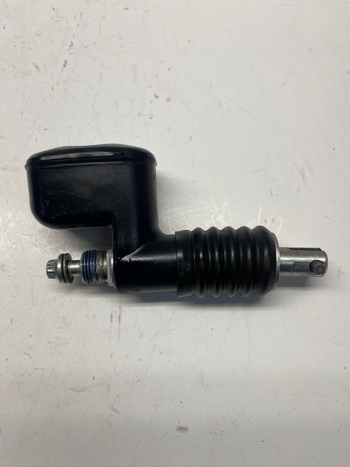 Rear Brake Master Cylinder 41755-99--2004 Harley-Davidson Heritage Softail