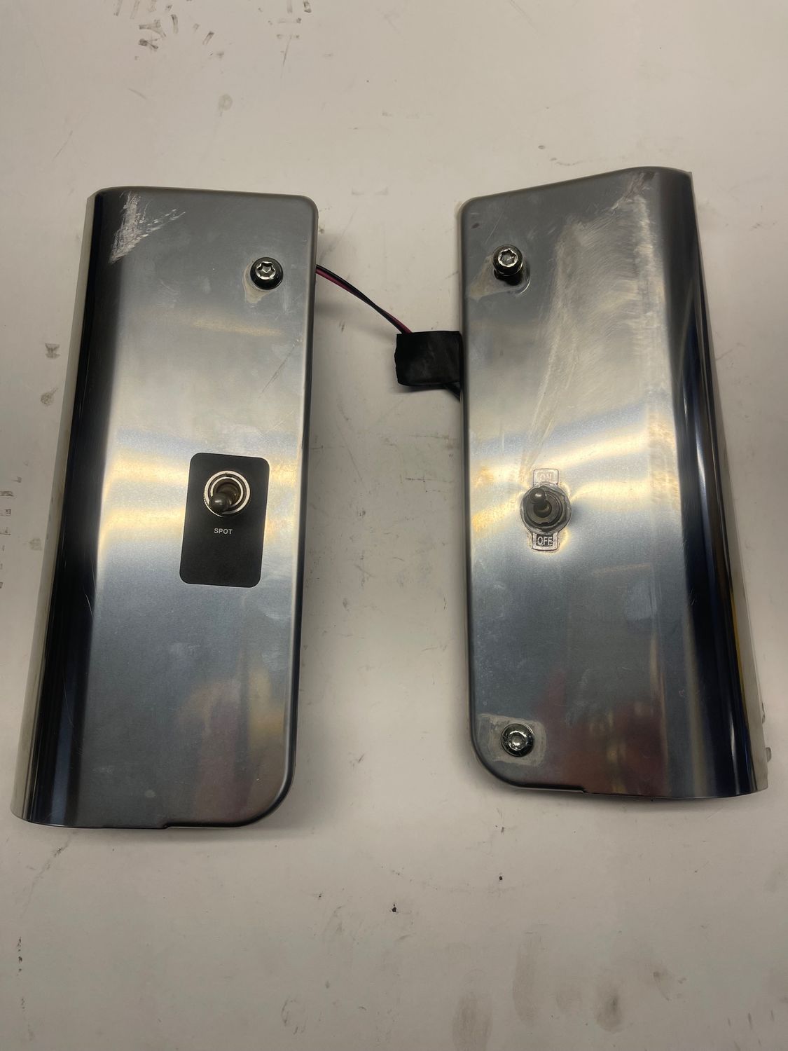Front Fork Rear Back Panels Left & Right w/ Switch 67821-87/ 67814-86--2004 Harley-Davidson Heritage Softail Front Fork Rear Back Panels Left & Right w/ Switch 67821-87/ 67814-86--2004 Harley-Davidson Heritage Softail
