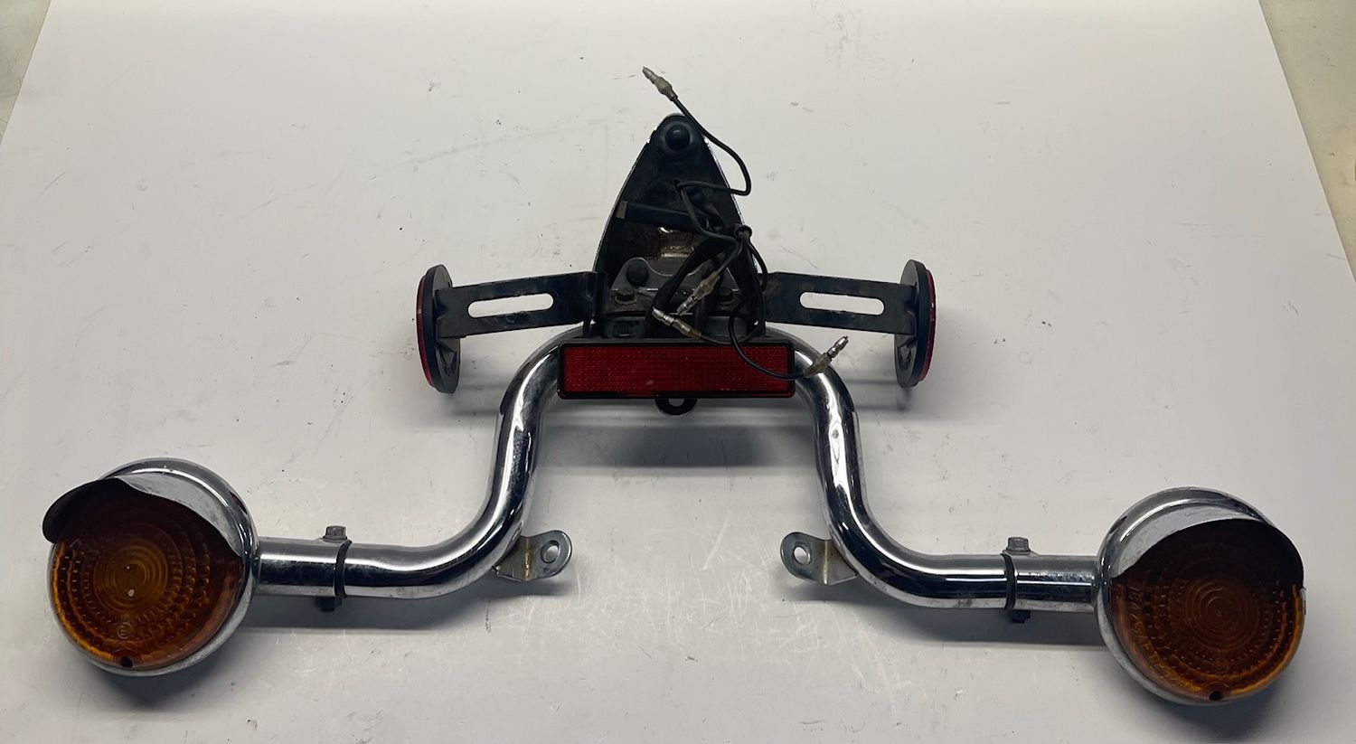 Rear Turn Signal Light Bar--2002 Yamaha V-Star XVS1100APR Classic Rear Turn Signal Light Bar--2002 Yamaha V-Star XVS1100APR Classic