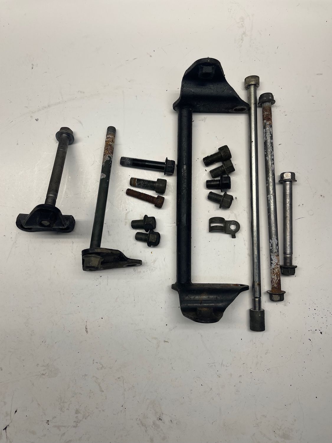 Motor Mount Hardware--2002 Yamaha V-Star XVS1100APR Classic