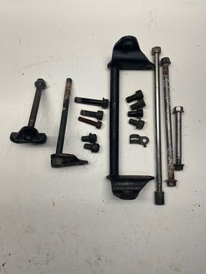 Motor Mount Hardware--2002 Yamaha V-Star XVS1100APR Classic