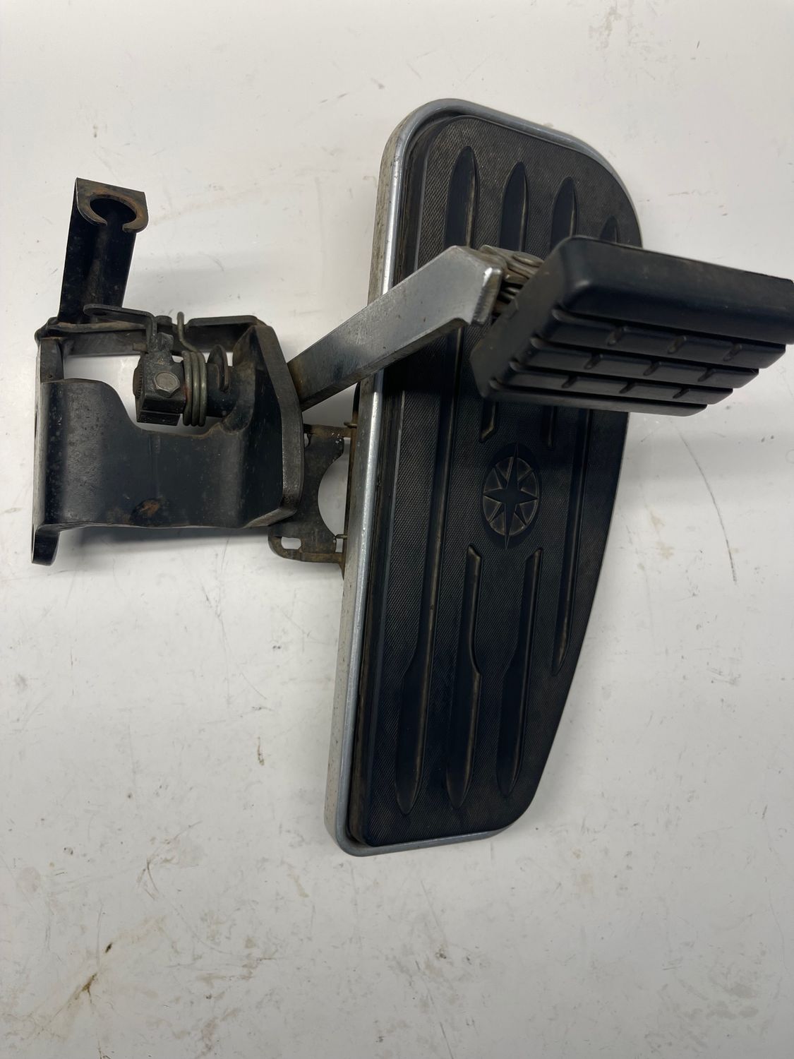 Right Driver Floorboard & Brake Pedal 5KS-27420-00-00--2002 Yamaha V-Star XVS1100APR Classic Right Driver Floorboard & Brake Pedal 5KS-27420-00-00--2002 Yamaha V-Star XVS1100APR Classic