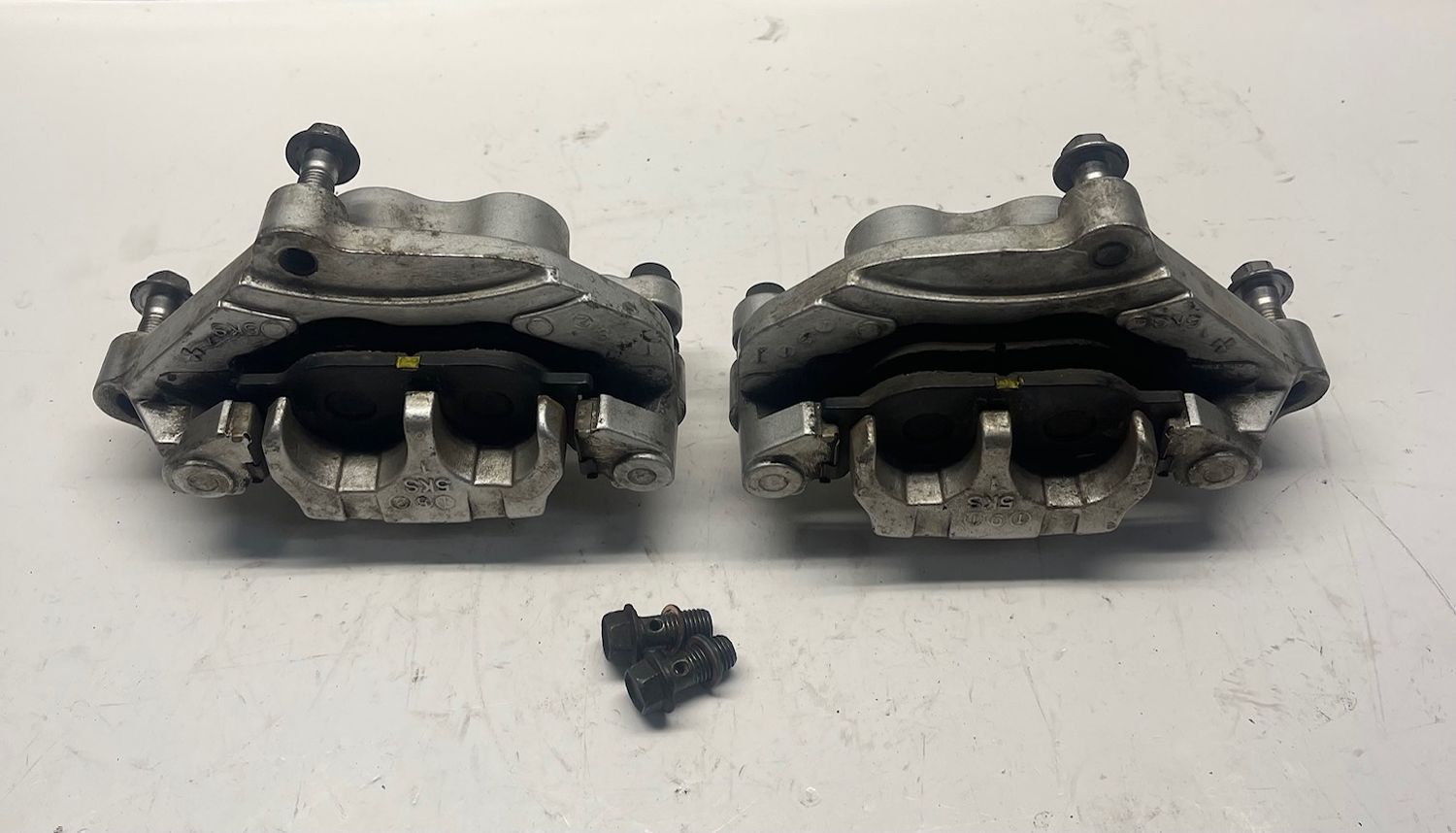 Front Brake Calipers Left & Right 5KS-2580T-01-00, 5KS-2580U-01-00--2002 Yamaha V-Star XVS1100APR Classic