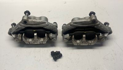Front Brake Calipers Left & Right 5KS-2580T-01-00, 5KS-2580U-01-00--2002 Yamaha V-Star XVS1100APR Classic Front Brake Calipers Left & Right 5KS-2580T-01-00, 5KS-2580U-01-00--2002 Yamaha V-Star XVS1100APR Classic