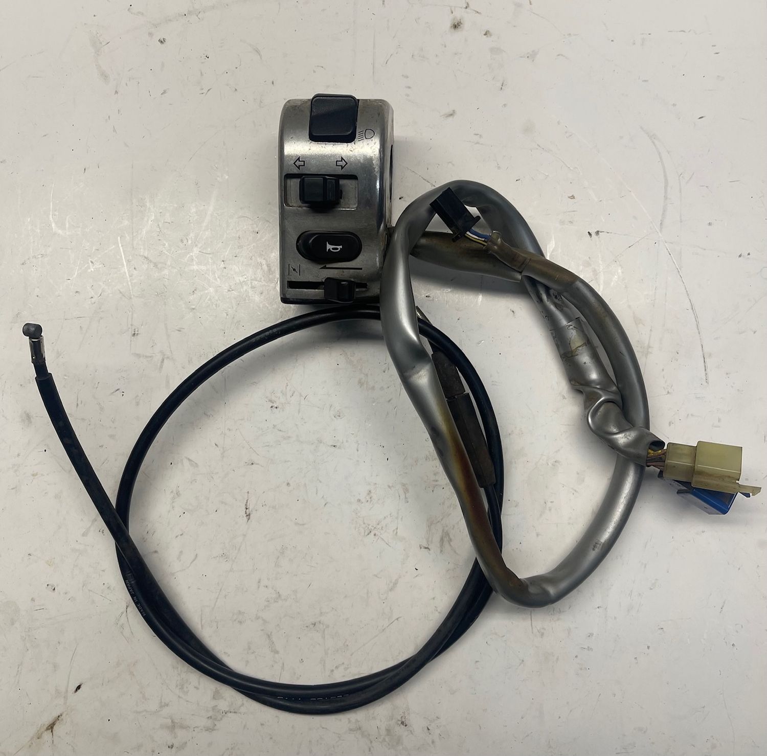 Left Handlebar Control Switch 5EL-83973-00-00--2002 Yamaha V-Star XVS1100APR Classic Left Handlebar Control Switch 5EL-83973-00-00--2002 Yamaha V-Star XVS1100APR Classic