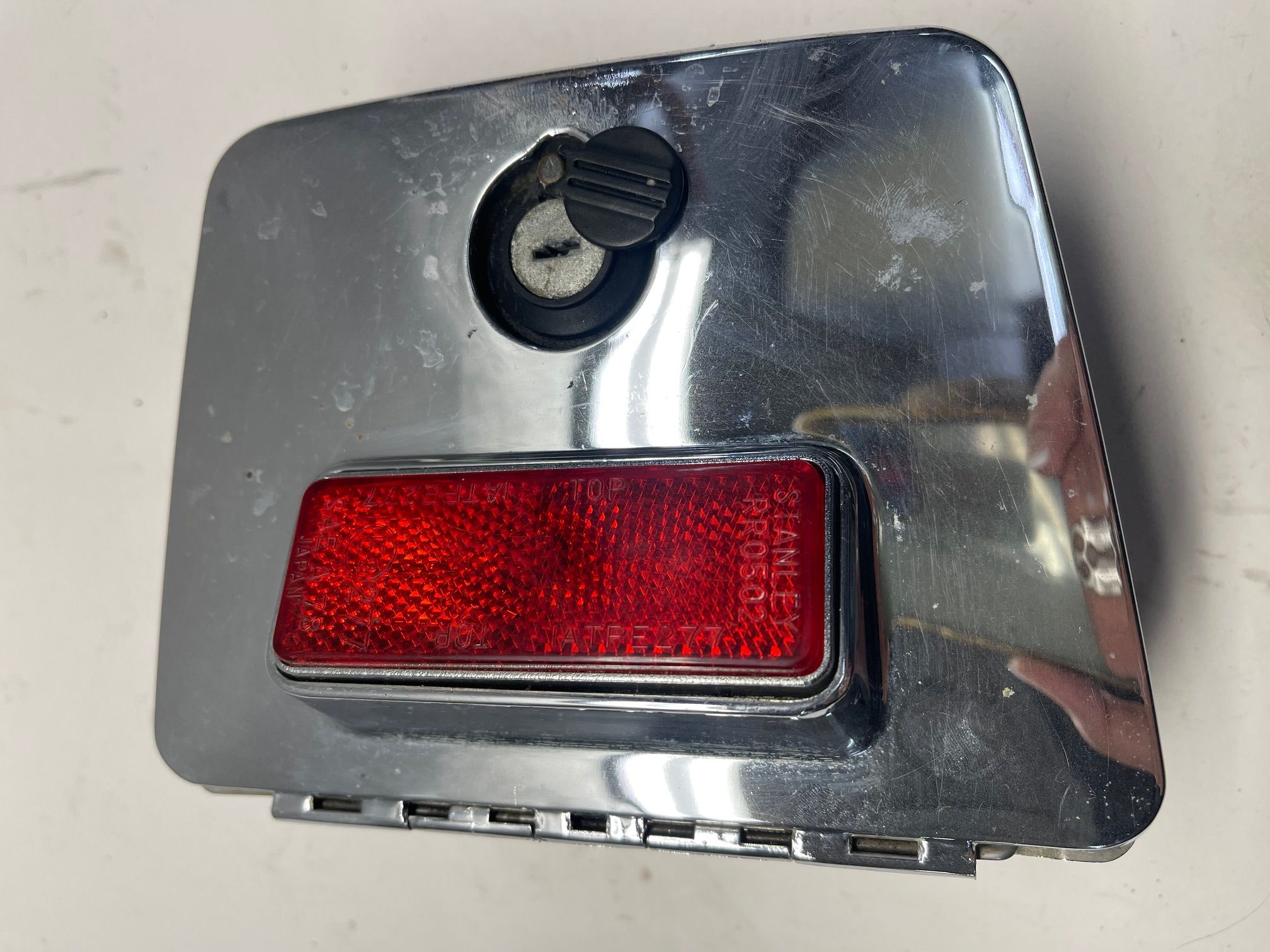 Tool/ Storage Box 42x-2473R-00-00/ 42X-2473T-00-00--- For 1984-1999 Yamaha Virago