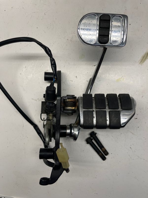 Right Side Driver Foot Peg & Brake Pedal 34003-1414--1999 Kawasaki Vulcan VN800B