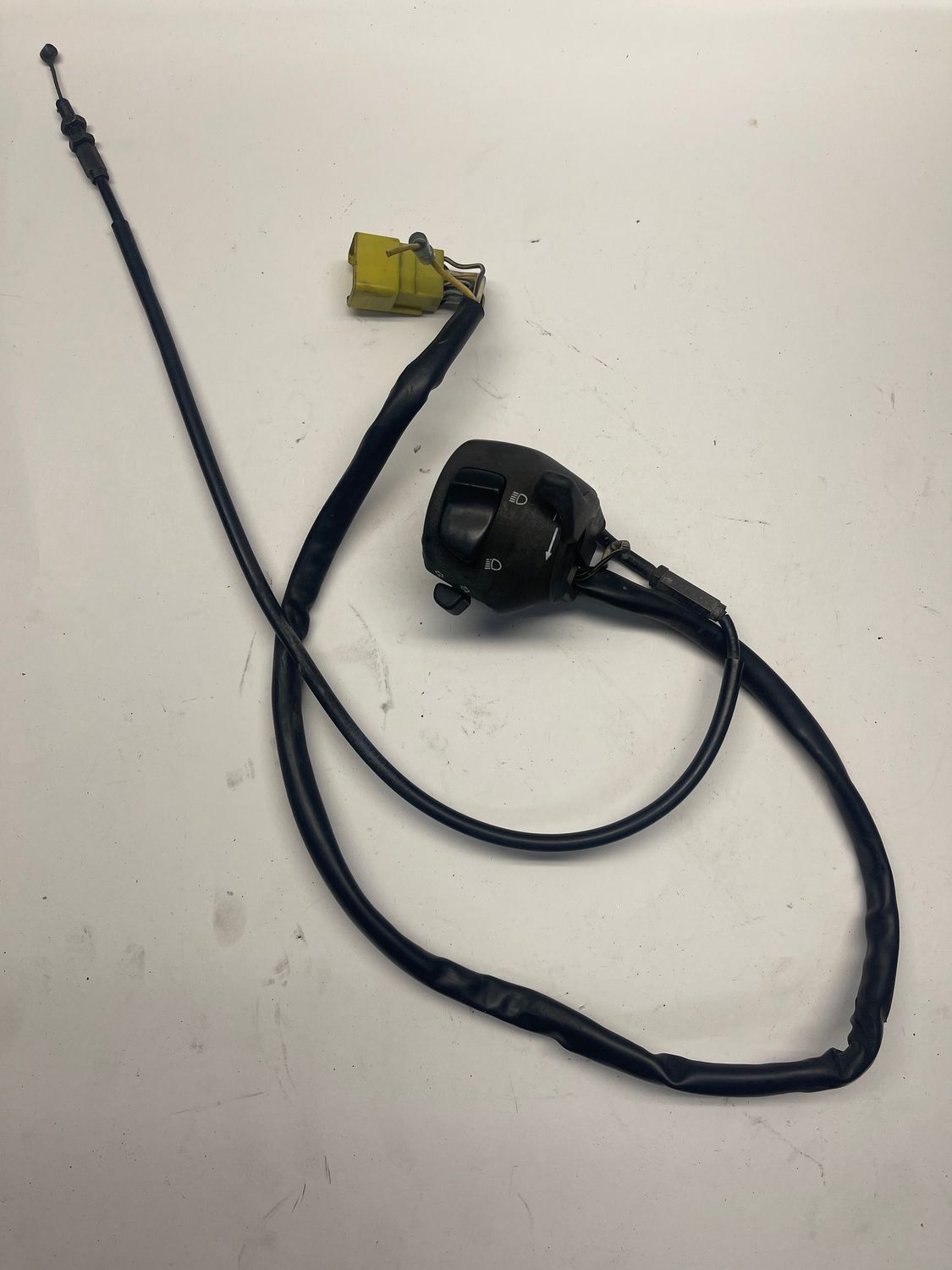 Left Handlebar Control switch 37400-40F80--2002 Suzuki GSXR750