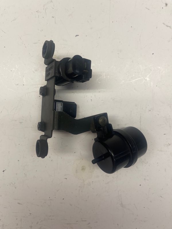 Air Valve Switch Sensor 18590-80C50--2002 Suzuki GSXR750