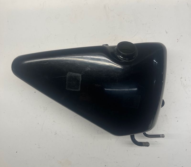 Oil Tank Reservoir 62888-99--2001 Sportster XL883H Oil Tank Reservoir 62888-99--2001 Sportster XL883H