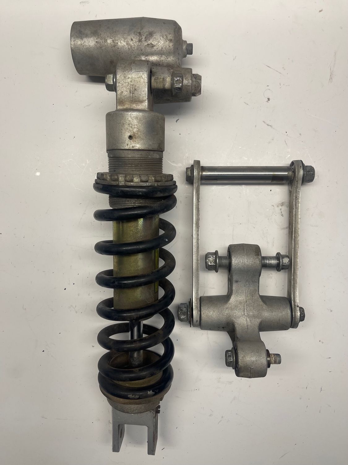 Rear Shock Absorber & Linkage  62600-35810/62100-39F00--2002 Suzuki GSXR750