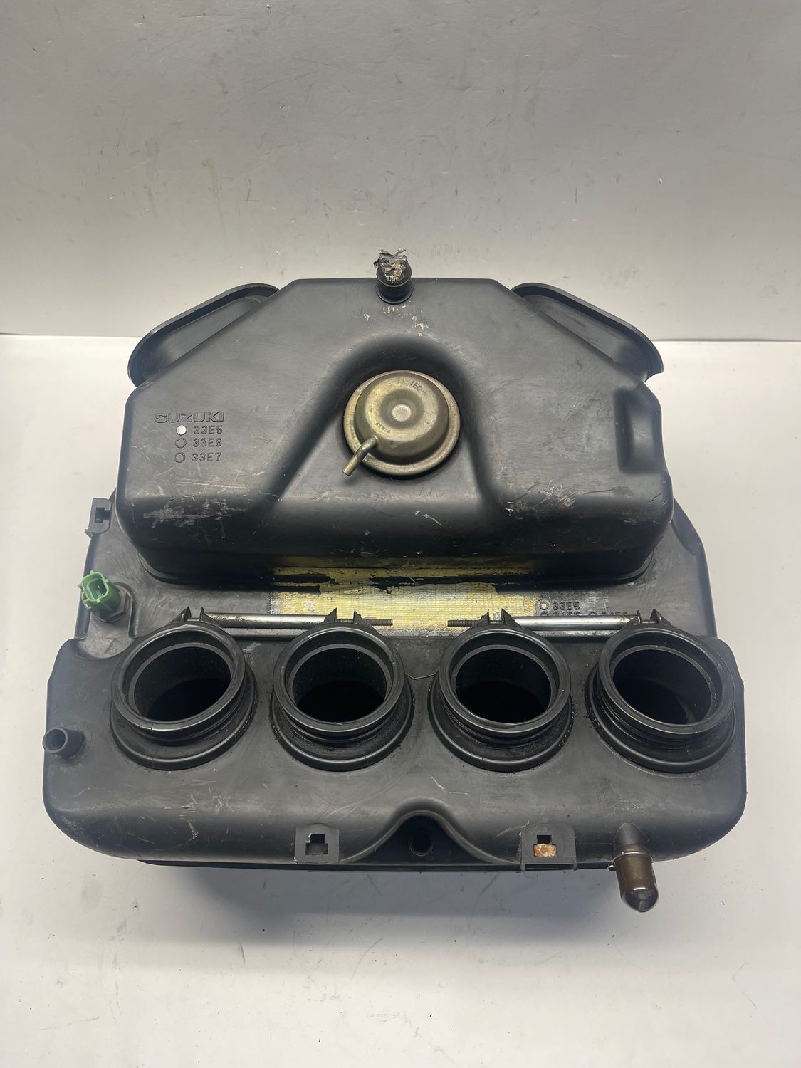 Air Cleaner w/ K & N Filter 13700-35F00--2002 Suzuki GSXR750