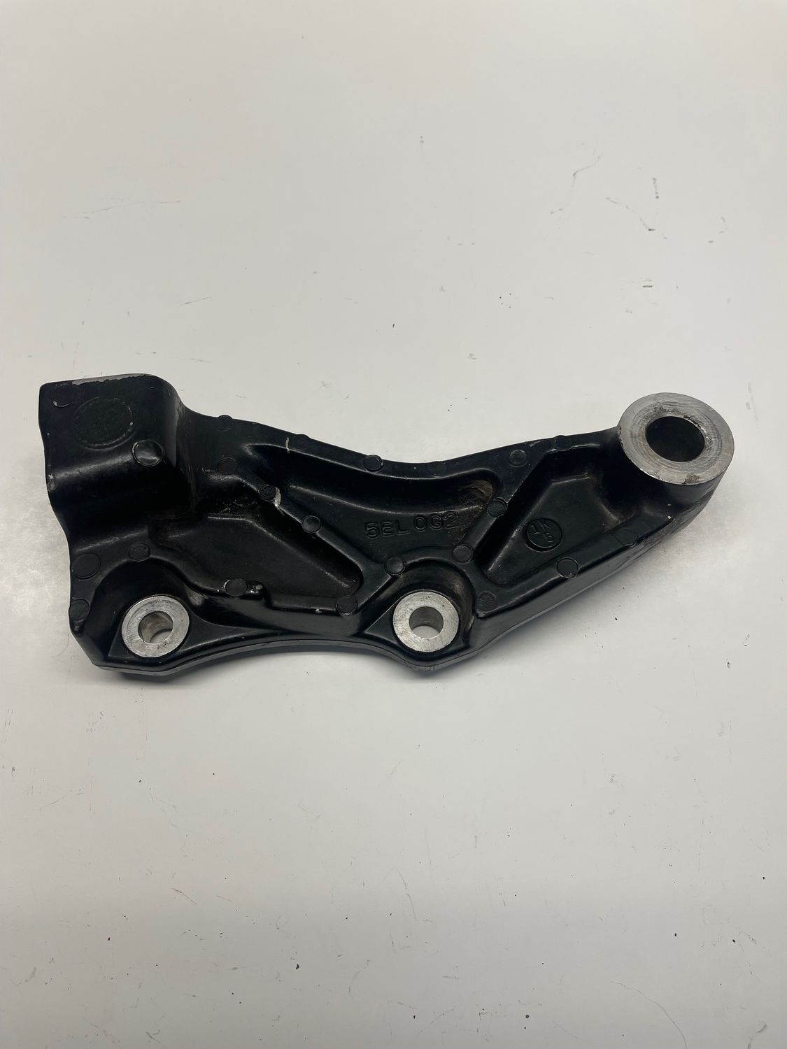Rear Brake Caliper Bracket Hanger 5EL-25819-01-00--2002 Yamaha V-Star XVS 1100 Rear Brake Caliper Bracket Hanger 5EL-25819-01-00--2002 Yamaha V-Star XVS 1100