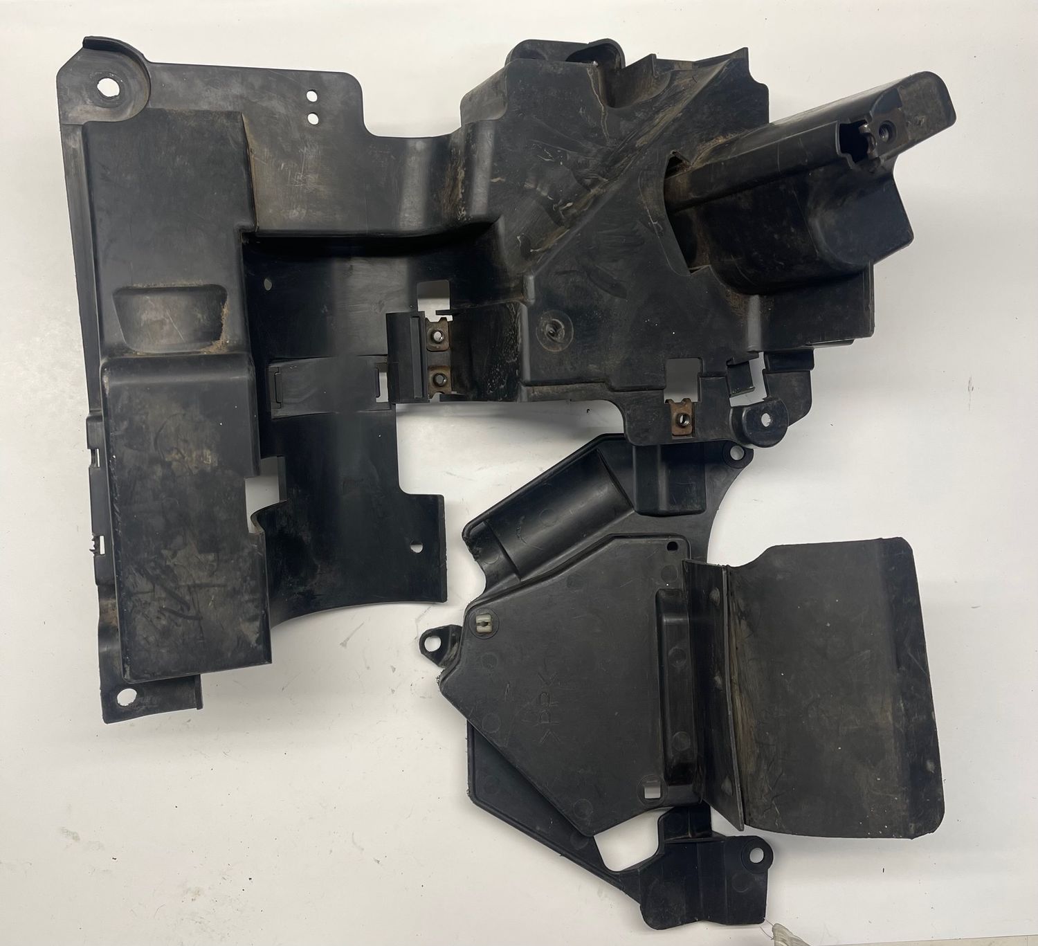 Tool Box Lid Cover & Lid #2 5EL-2177E-01-00/ 5EL-21773-00-00--2002 Yamaha V-Star XVS 1100 Tool Box Lid Cover & Lid #2 5EL-2177E-01-00/ 5EL-21773-00-00--2002 Yamaha V-Star XVS 1100