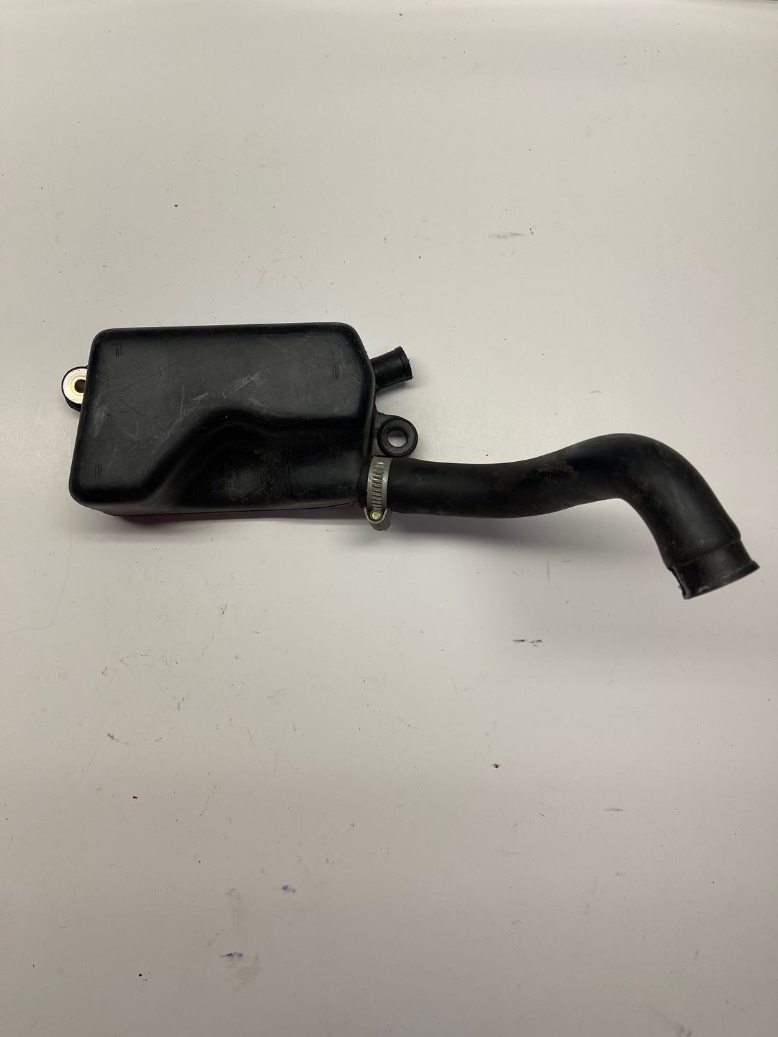 Airbox Breather Box Canister --2000 Ducati Monster M750D Airbox Breather Box Canister --2000 Ducati Monster M750D