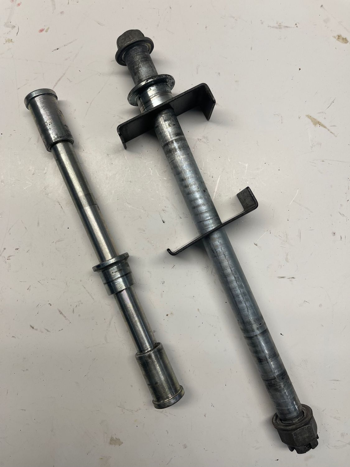 Front Rear Axle Bolts 41068-1414/ 41068-1255 --2000 Kawasaki ZR750 F2 Front Rear Axle Bolts 41068-1414/ 41068-1255 --2000 Kawasaki ZR750 F2