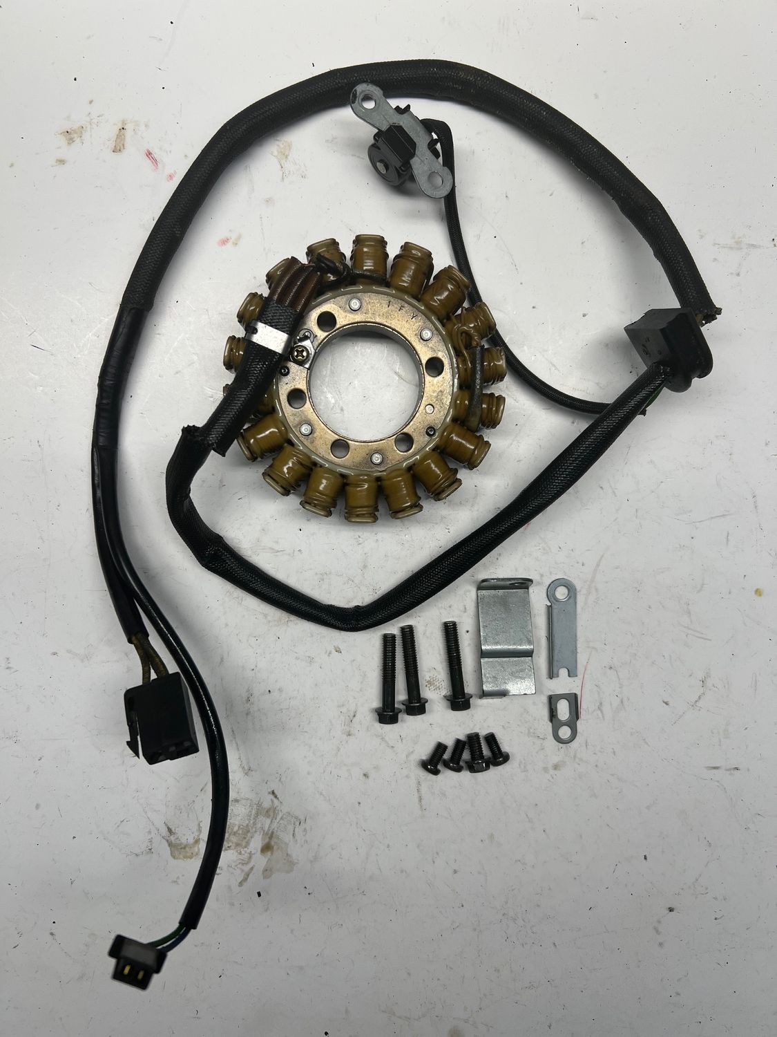 Stator 32101-45C00--Suzuki Intruder VS800