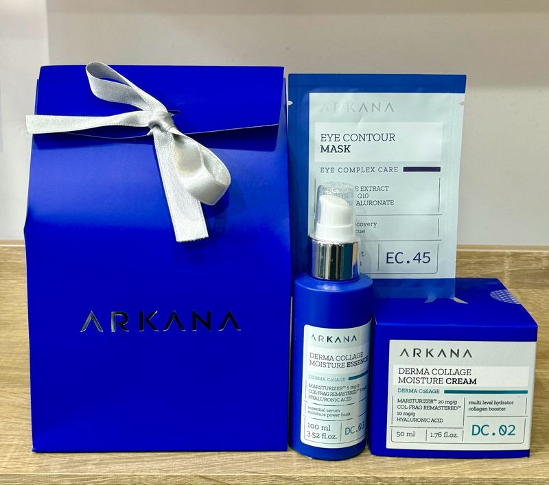 Arkana “Lift & Hydrate” Derma Collage Set Arkana “Lift & Hydrate” Derma Collage Set