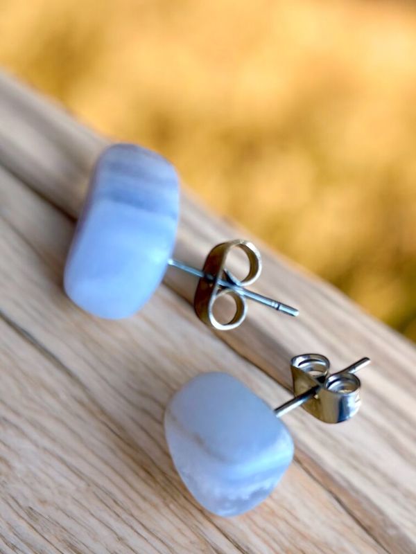 Ohrringe mit blauem Chalcedon – Eleganz & Harmonie