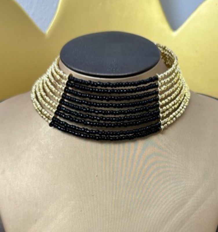 Choker dorado negro