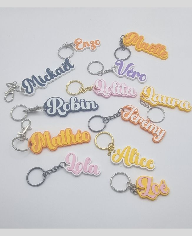 Porte-clé prénom sur mesure – Impression 3D – Couleurs et attaches personnalisables