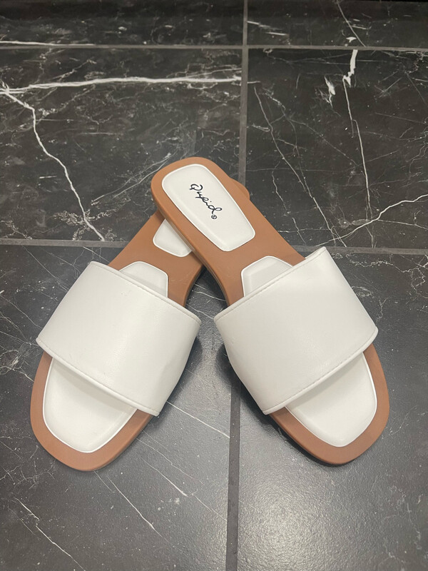 Qupid Sandals