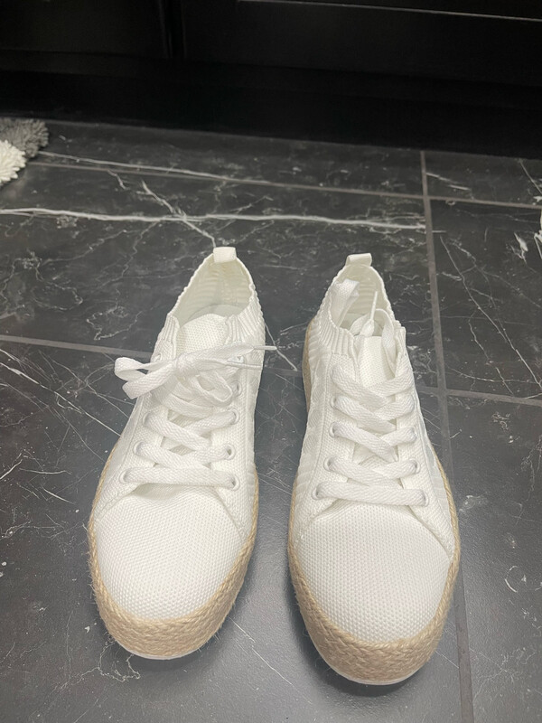 Yaras Not Rated White Comfort Sneaker