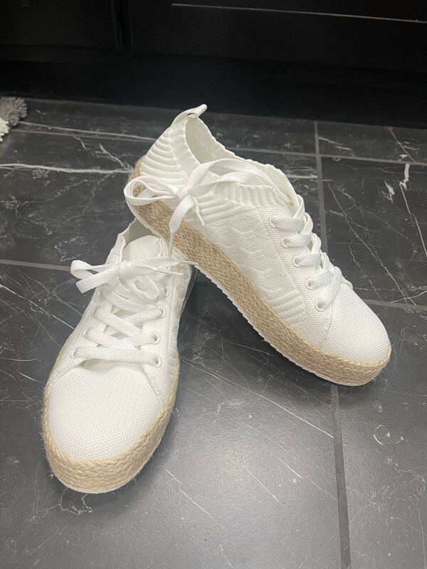 Yaras Not Rated White Comfort Sneaker