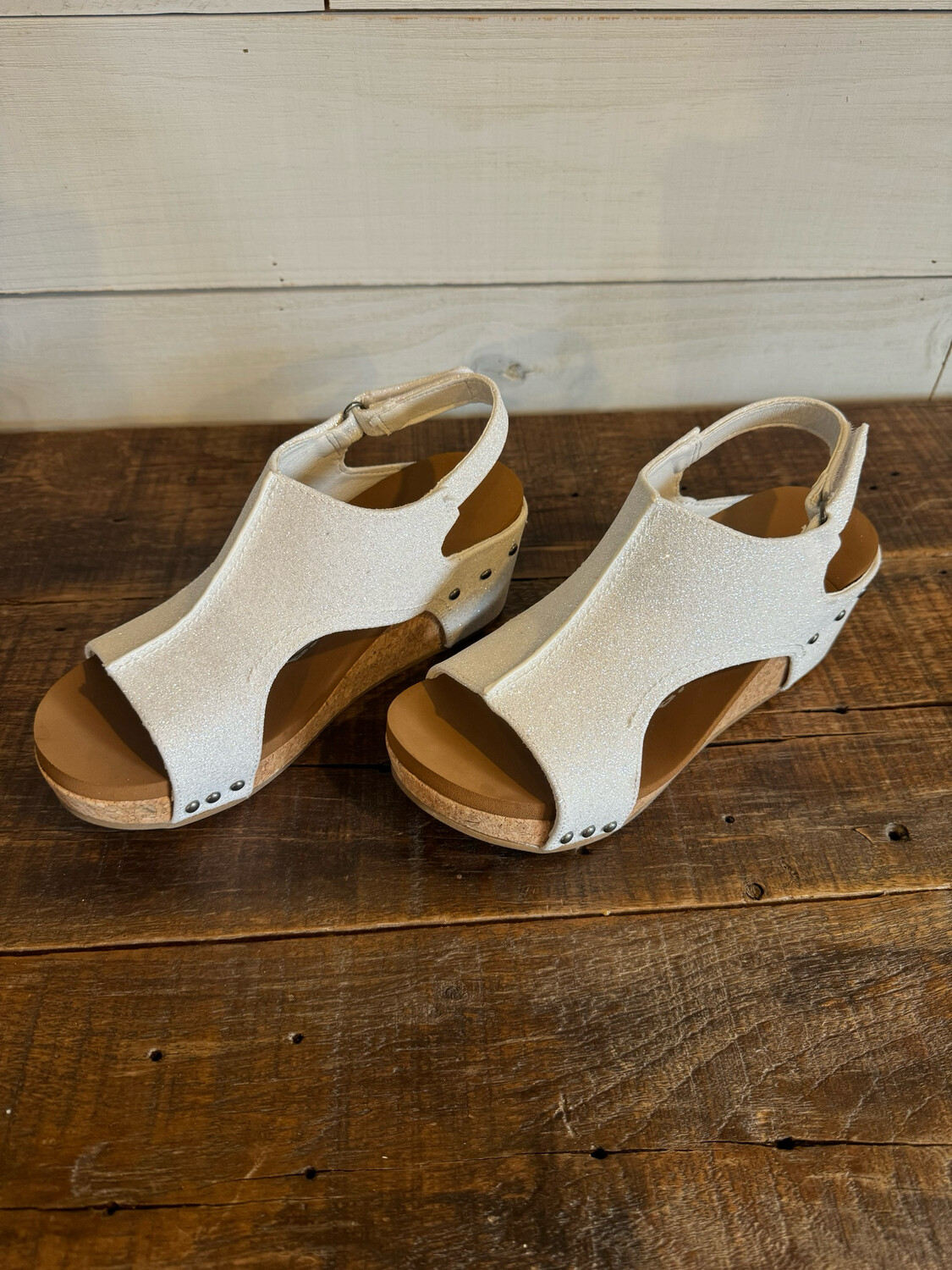 Amara White Wedge