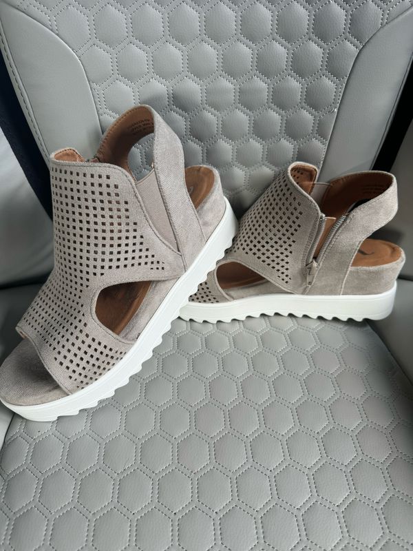 Very G LG Wedge