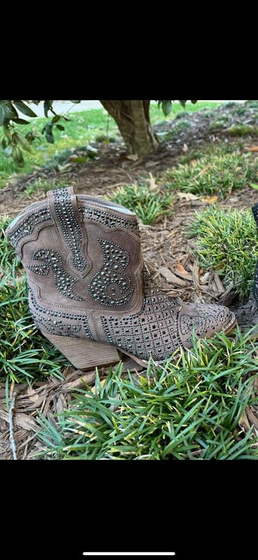 Show Off Boots