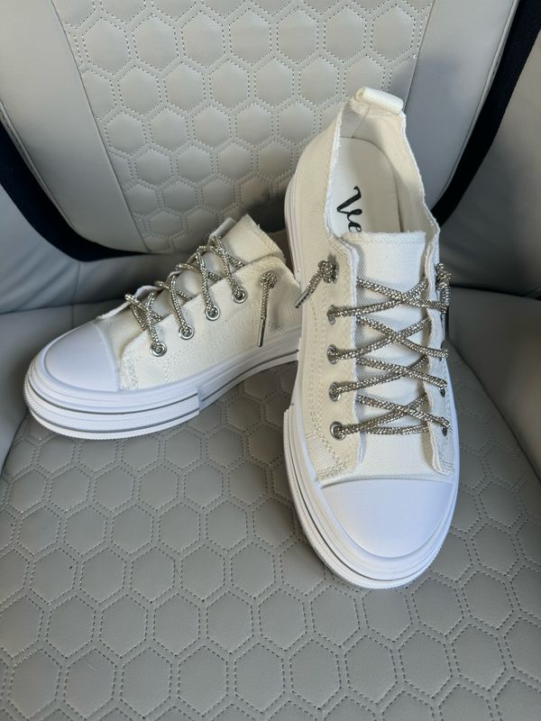 Very G Sparkle Lace Sneaker