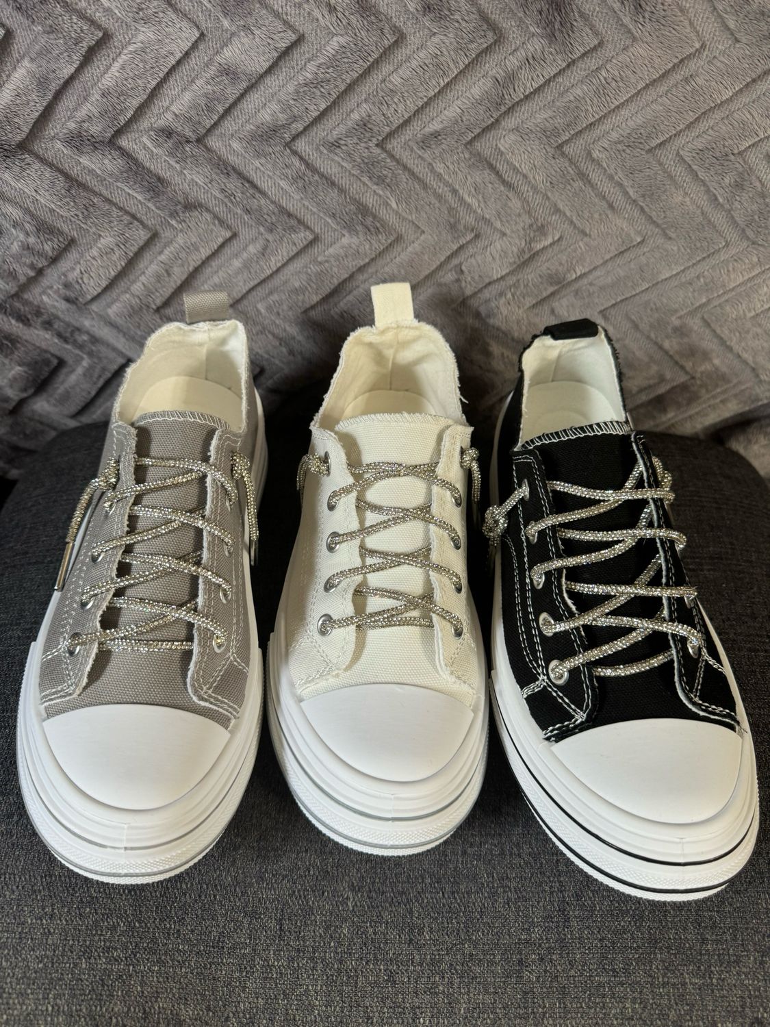 Very G Sparkle Lace Sneaker