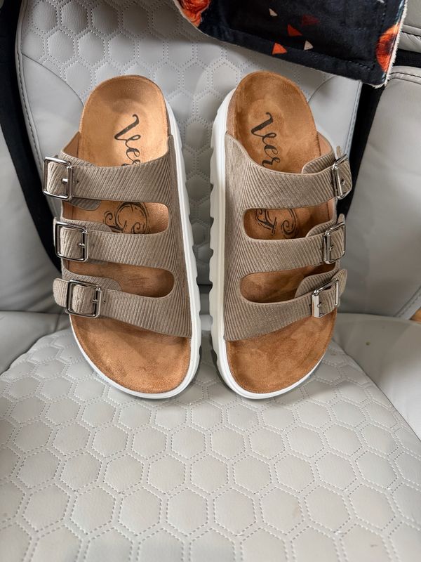 Plaza Taupe 3 Strap