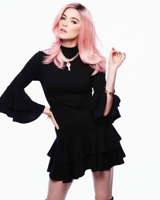 Pinky Promise | Fantasy Collection