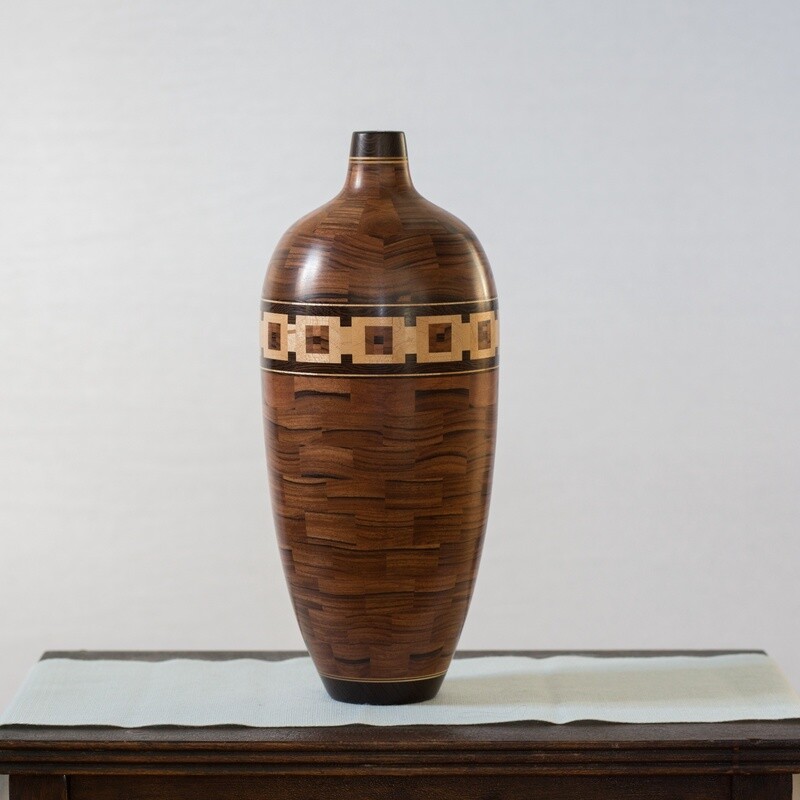 Bottle shape vase in a variety of wood - Vase en forme de bouteille fait de differents bois