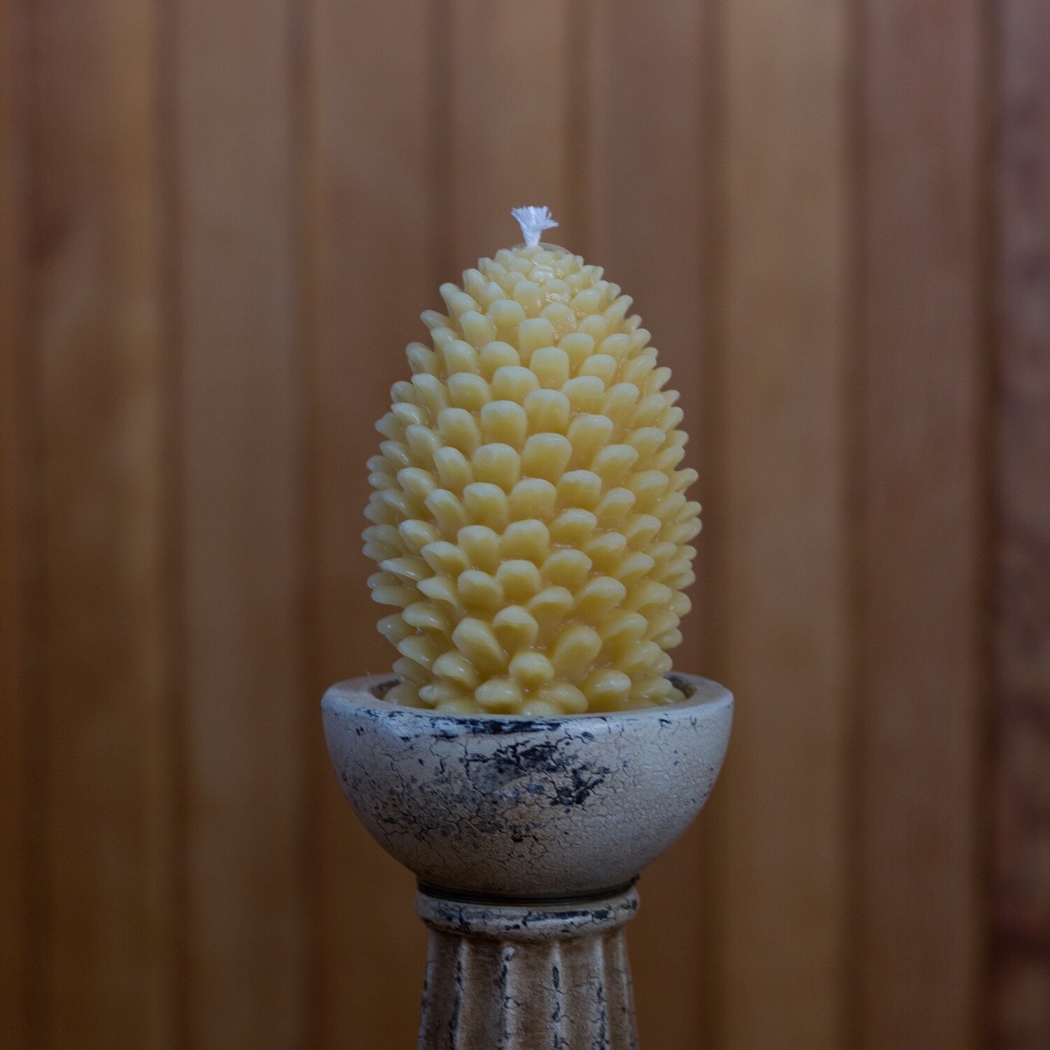 Pine cone design Candle