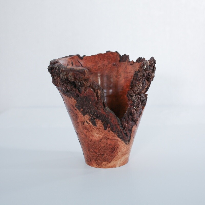 Wood vase / Pot en bois