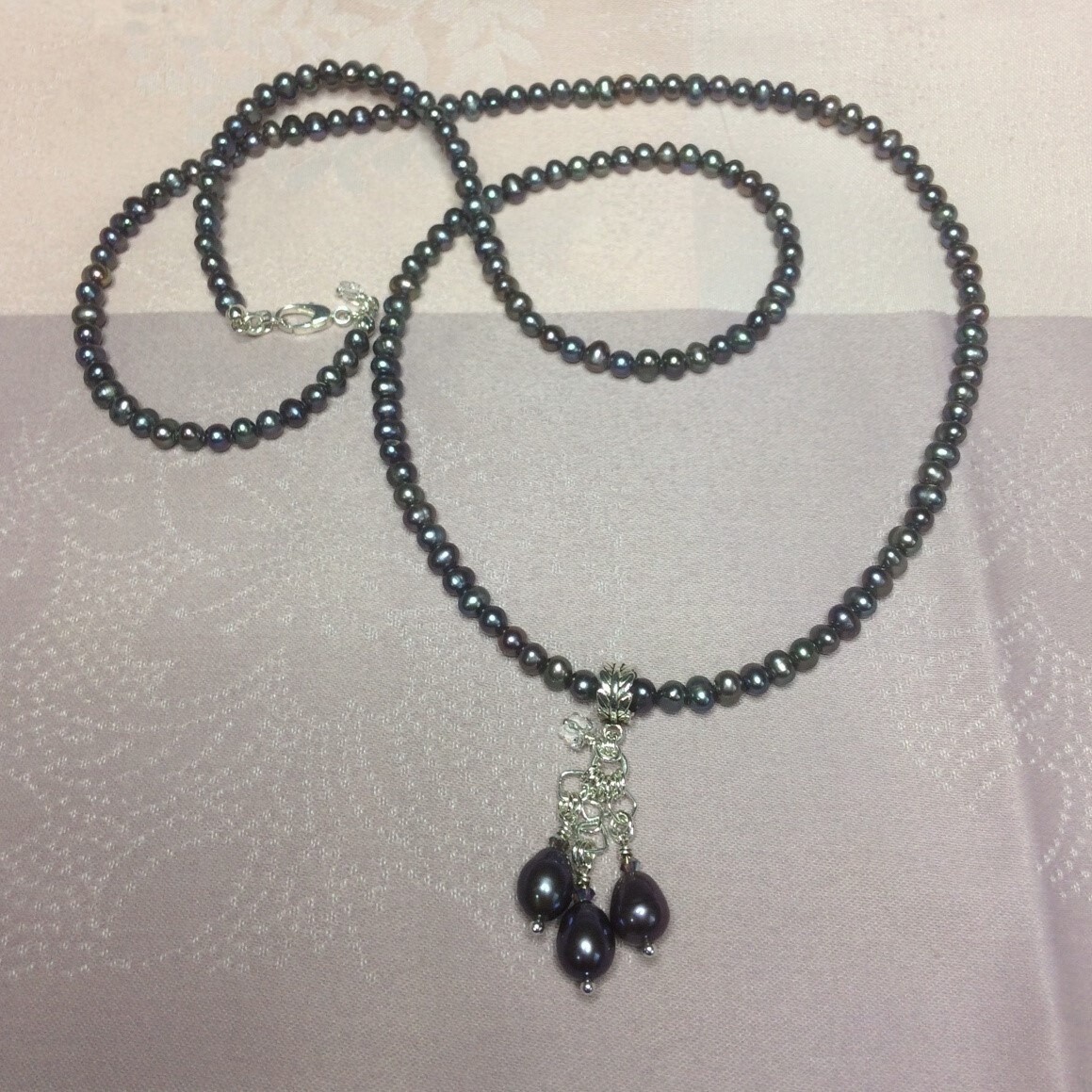 Ens. Collier et Pendentif Perles d&#39;eau douce / Set of Fresh Water Pearls Necklace and Pendant
